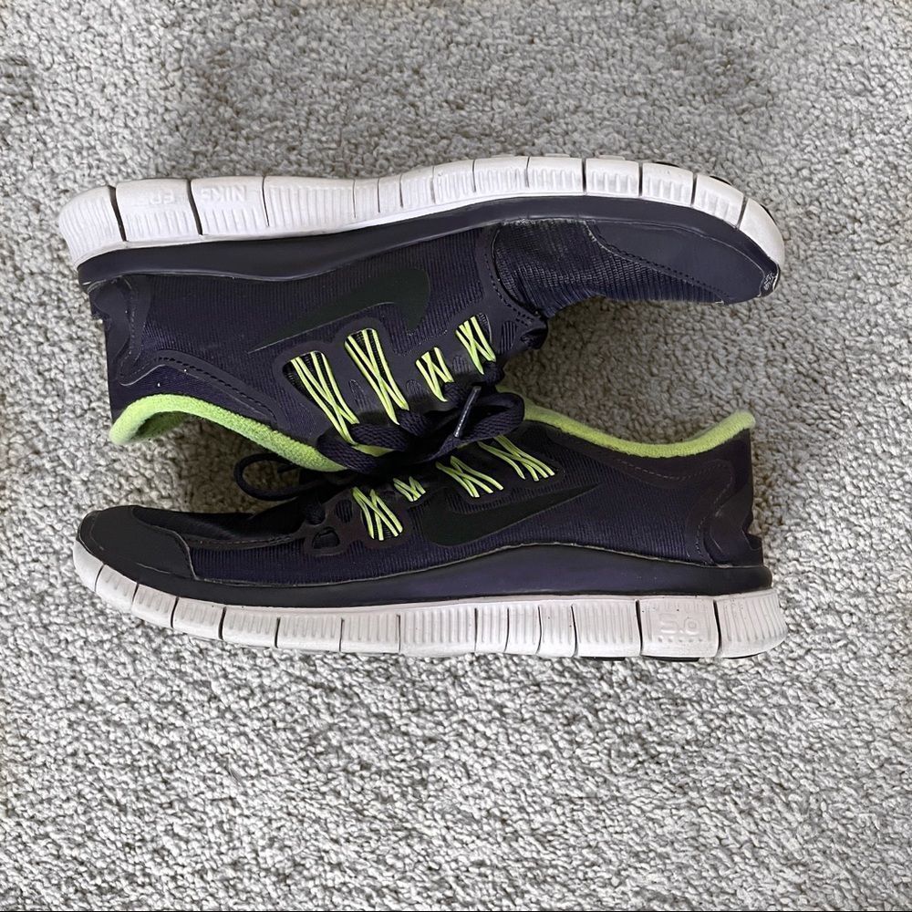Nike Free 5.0 Sneakers - Picture 2 of 3